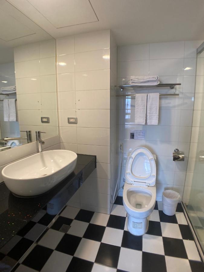 Bonjour Hotel Taichung Luaran gambar